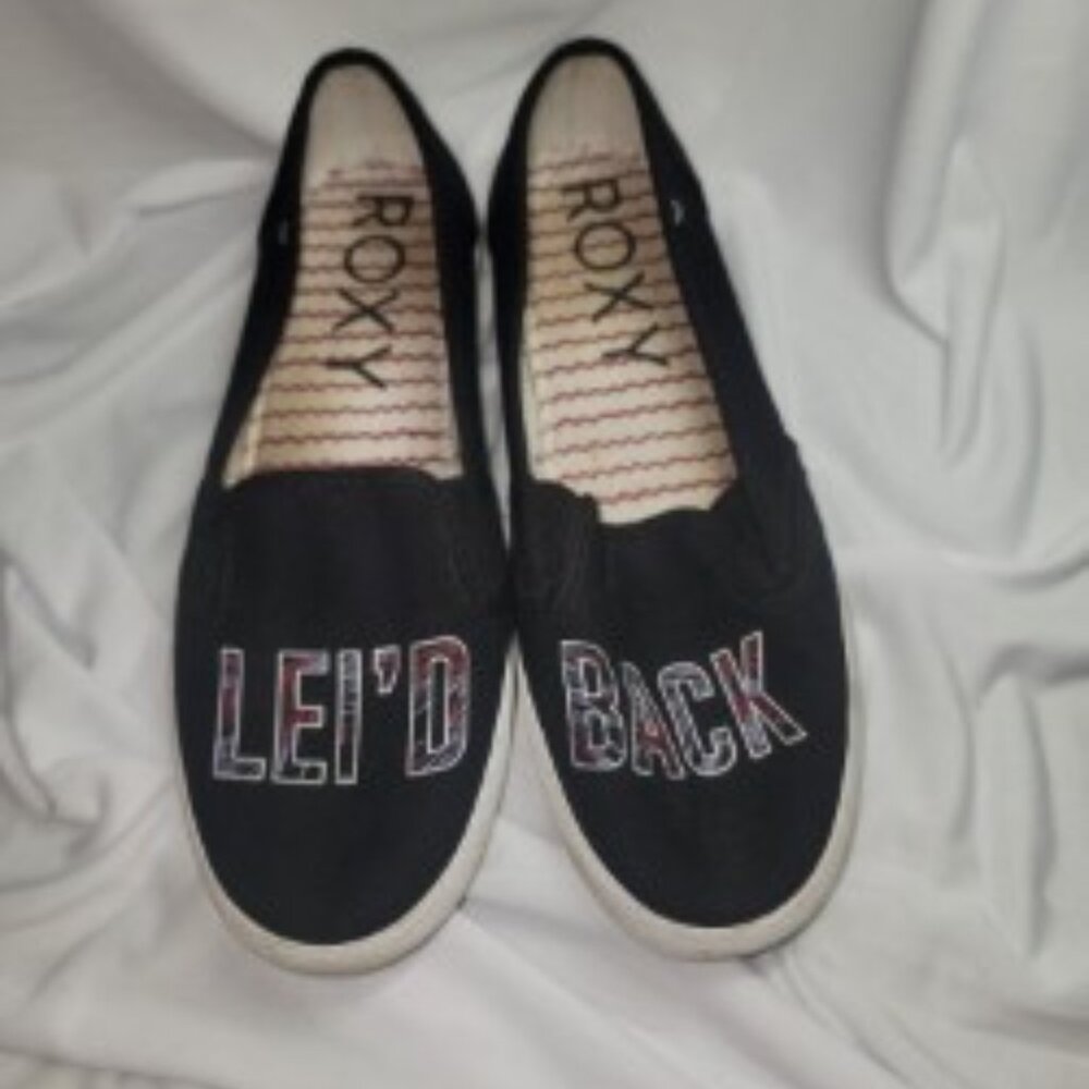 Roxy “Lei’d Back” Slip-On Flats – Women’s Size 10 – Beachy Casual Shoes